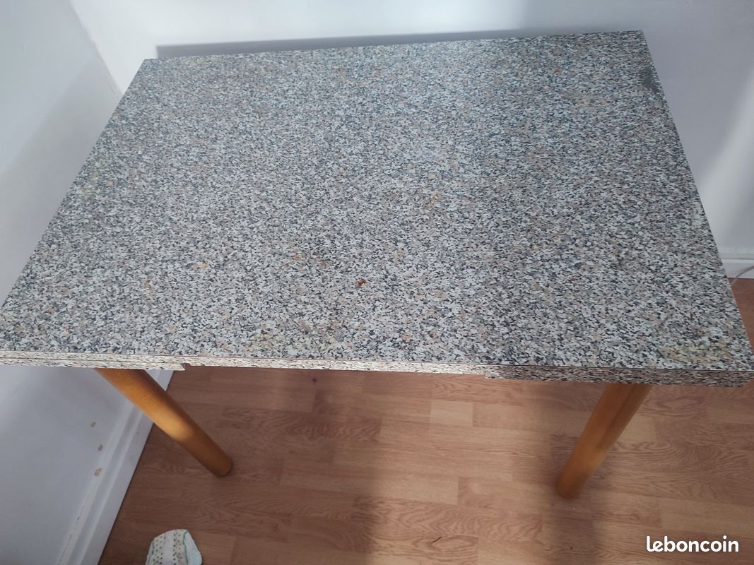 Vend table 120x90 (image 1)