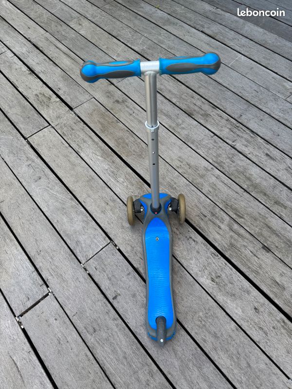 Vends 2 trottinettes Globber évolutives 3 roues (image 2)