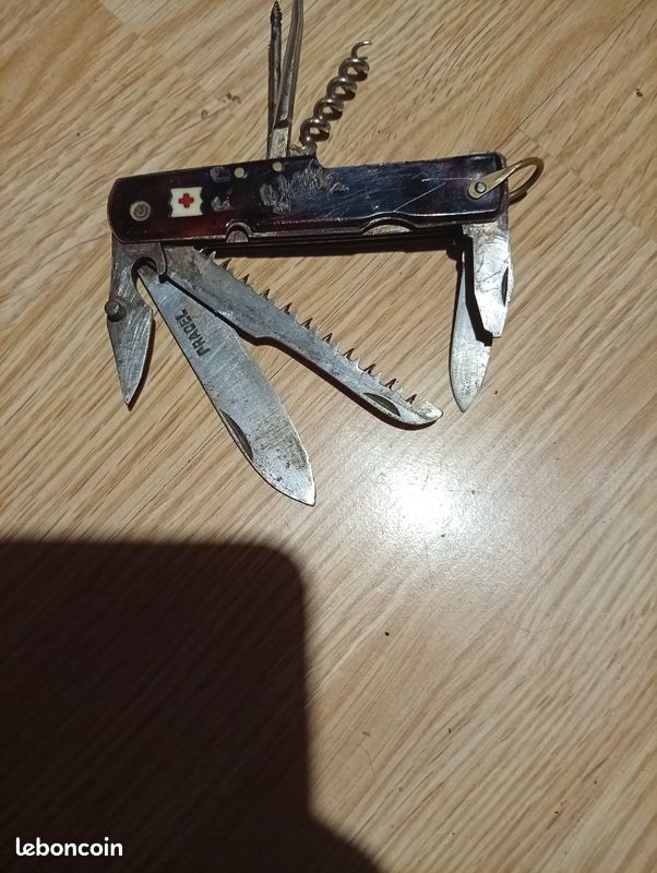 Ancien Couteau suisse pradel (image 1)