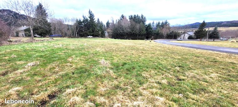 Terrain 1 967 m² Queyrieres