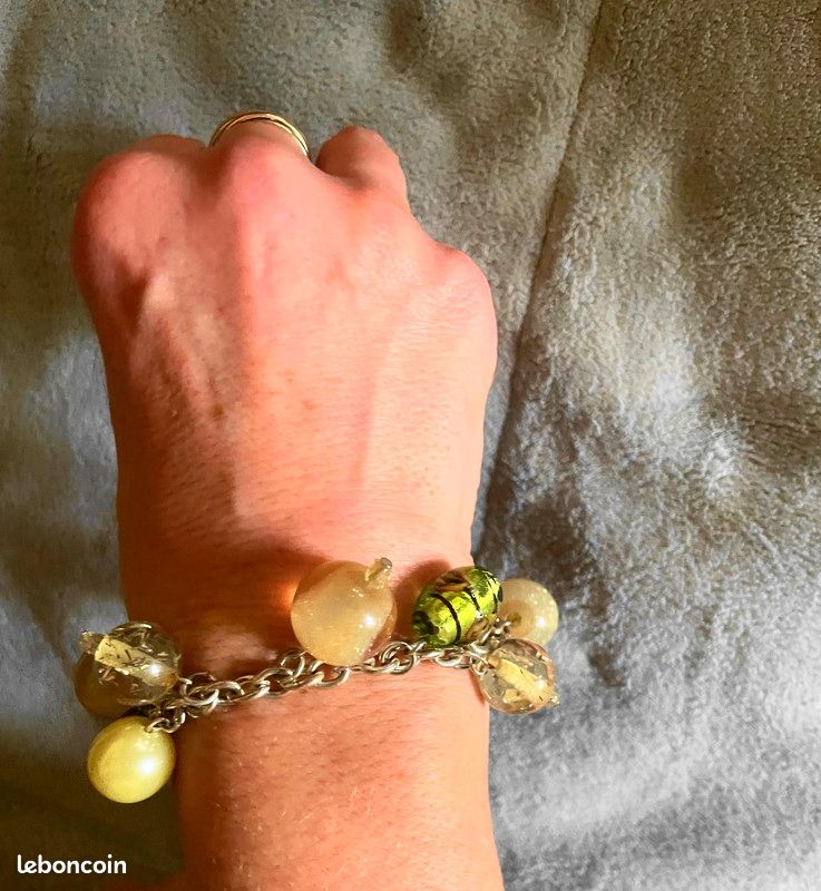 Bracelet Avec Breloques En Métal Argenté - Neuf Jamais Porté, Sans Emballage