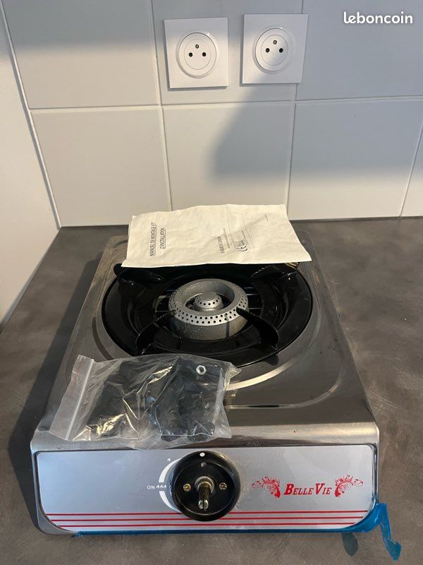 Barzona 2 Réchaud de camping Plaque de cuisson à gaz | 2 brûleurs | 3,4 kW & 4,3 kW | plaque de verre & boîtier en acier inoxydable | boutons rotatifs réglables Barzona 2 Réchaud de camping Plaque de cuisson à gaz | 2 brûleurs | 3,4 kW & 4,3 kW | plaque de verre & boîtier en acier inoxydable | boutons rotatifs réglables