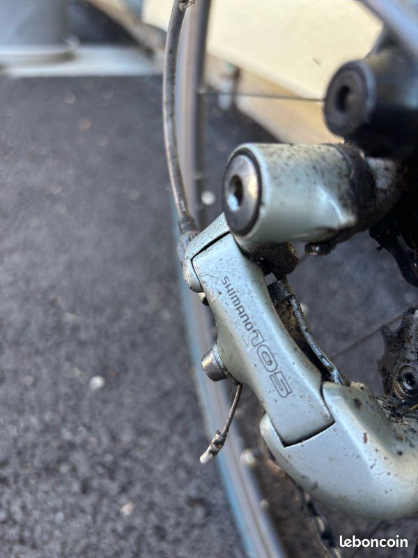 Vélo de route Décathlon – Groupe Shimano 105 / Jantes Mavic (image 3)