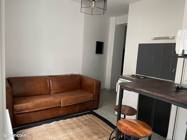 Studio meublé centre ville proche place Gordaine