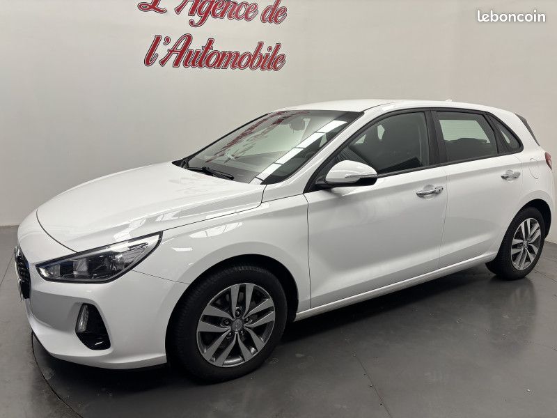 Hyundai I30 1.6 crdi 110 ch Edition 1 / Caméra / GPS / Radar / Climatisation Auto / Ecran / (image 2)