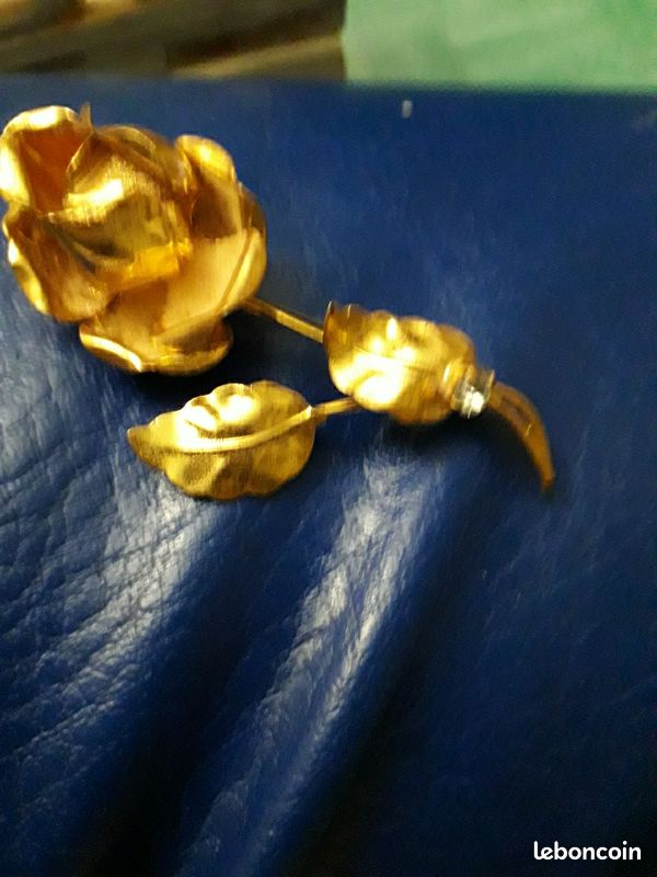 Broche Vintage En Forme De Fleur - Métal Doré - Occasion