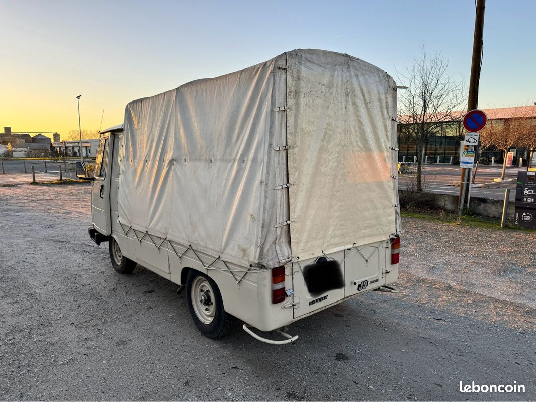 Peugeot J9 bâché diesel 6 places - Utilitaires