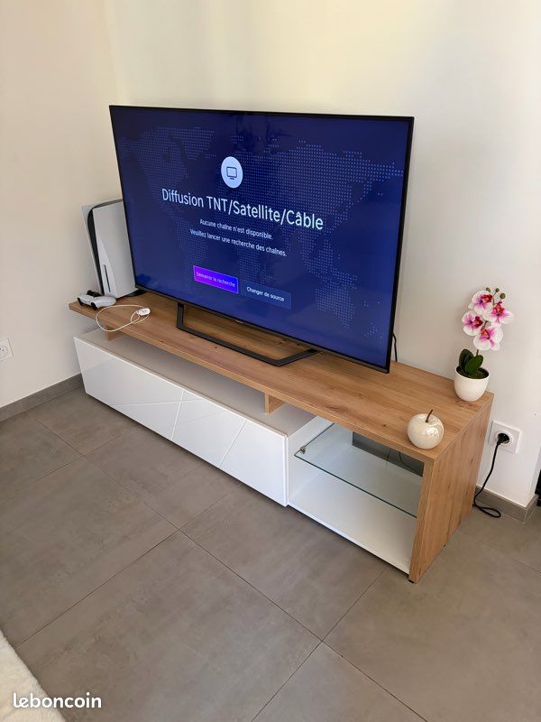 Tv (image 3)