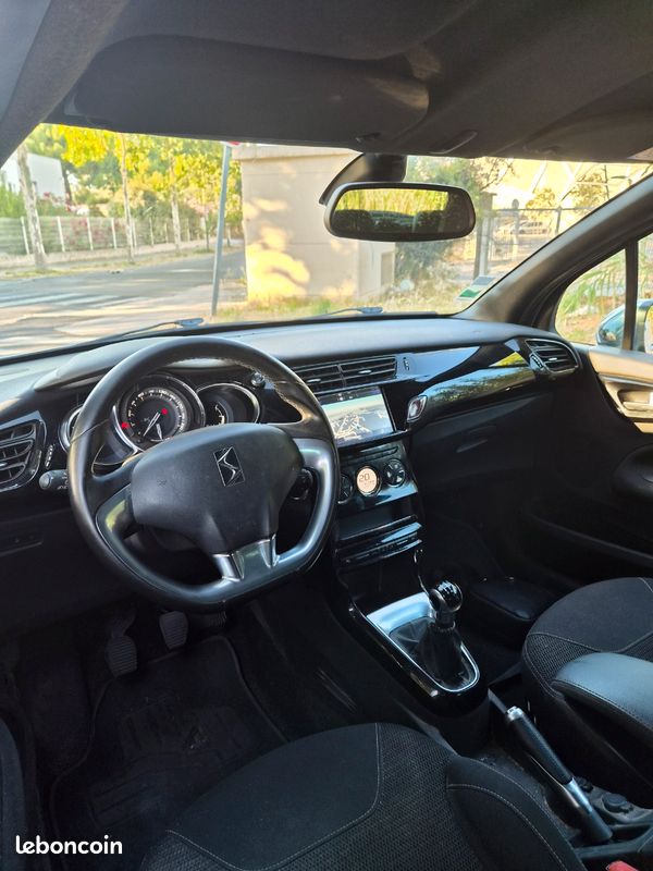 Citroën DS3 CONNECTED 110CV 2018 TBE (image 5)