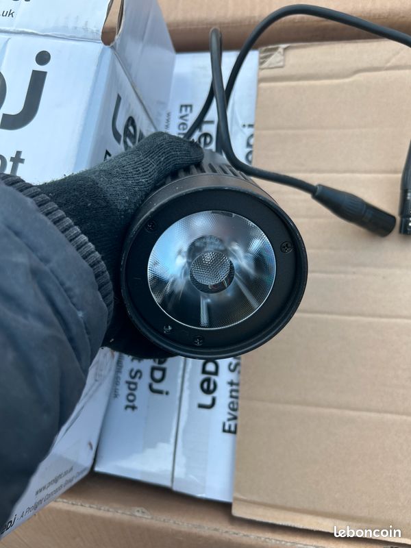 Projecteur rgbw LEDJ 234 Event spot 15w (image 3)