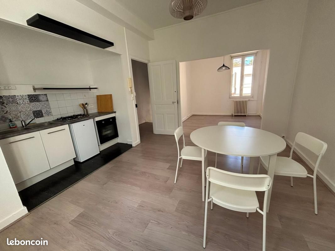 Appartement 3 pièces 65 m² · à Poitiers · 65 m² · 860 €