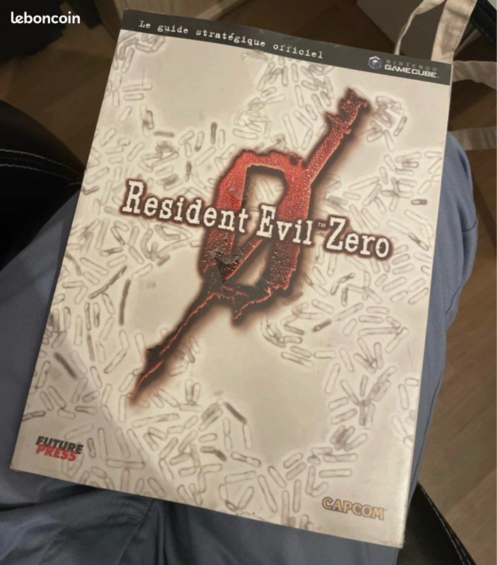 Resident Evil Zero - Le Guide Officiel (Stratégie) - En Français - État Correct