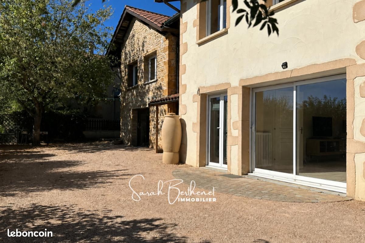 Maison 8 pièces 215 m² · à Saint-Germain-Nuelles · 215 m² · 545 000 €