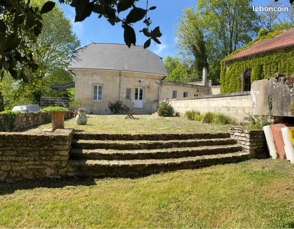 Maison de caractère en pierre avec parc arboré – Berny-Rivière