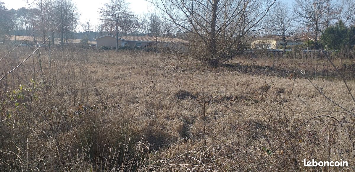 Terrain 1970 m2 · à Arsac · 250 000 €