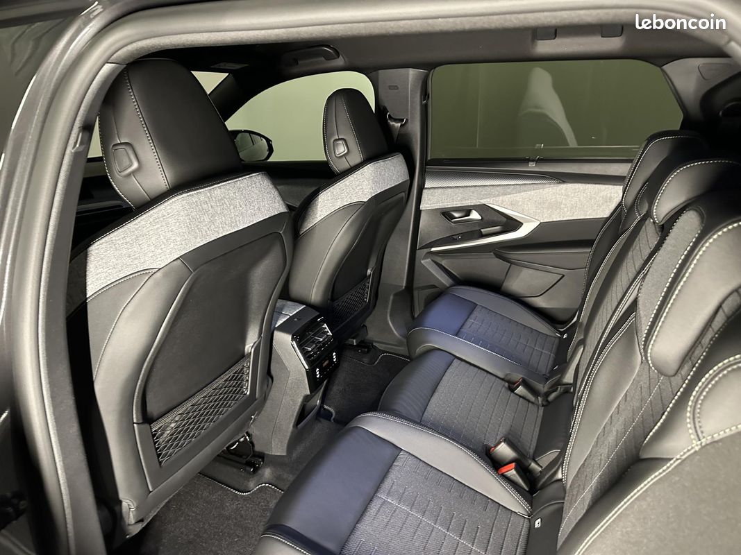 PEUGEOT 5008 1.2i Hybrid 145 e-DCS6 GT 360 7PL (image 37)