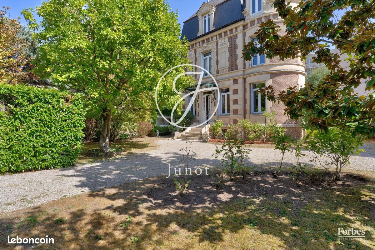 Maison 7 pièces 214 m² · à Chatou · 214 m² · 1 650 000 €