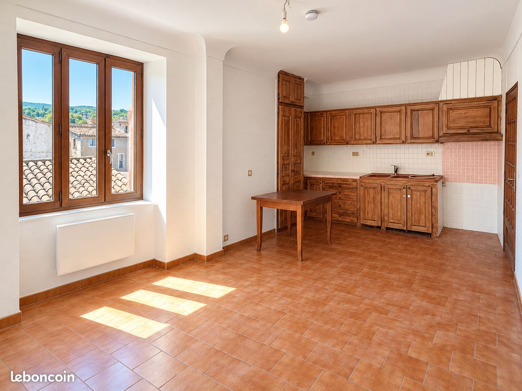 Appartement 3 pièces 65 m² · à Apt · 65 m² · 587 €/mois
