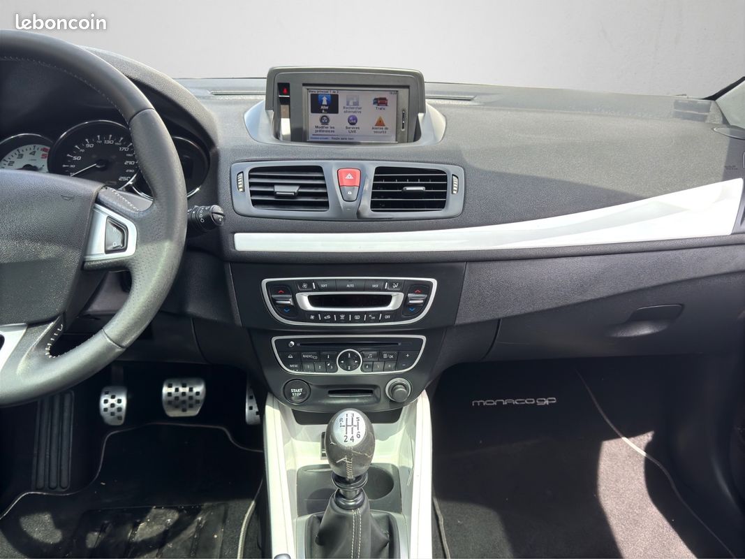 RENAULT MEGANE III COUPE dCi 130 FAP eco2 Monaco GP Euro 5 (image 14)