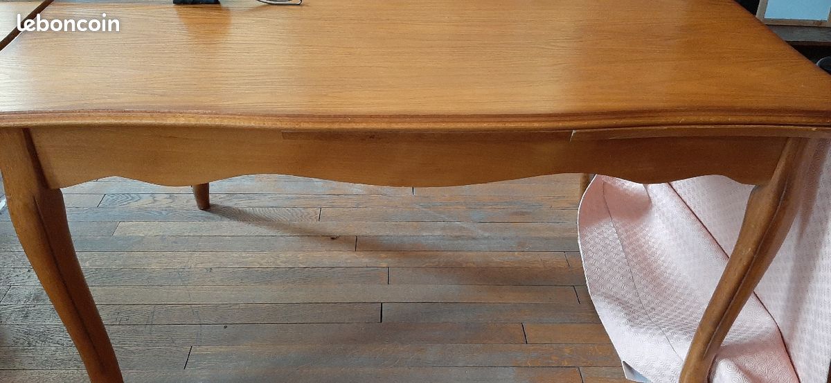 Table (image 7)