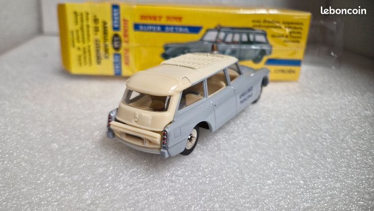 Dinky toys - Citroen DS 19 ambulance - neuf en boite ref 556, Vente aux enchères : Jouets