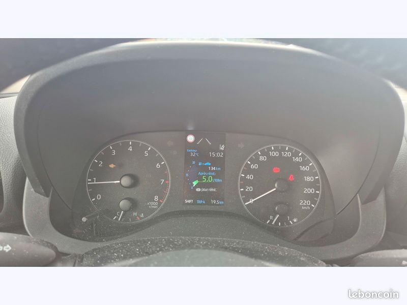 Toyota Yaris 70 VVT-i Dynamic (image 12)