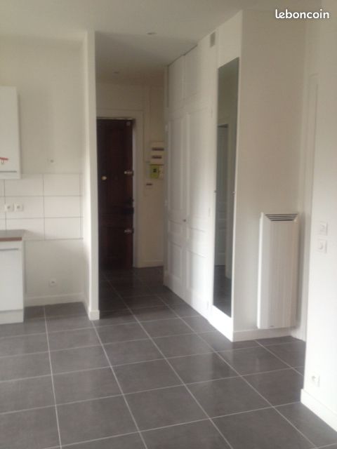 Appartement 3 pièces 65 m² · à Charbonnières-les-Bains · 64,7 m² · 1 070 €