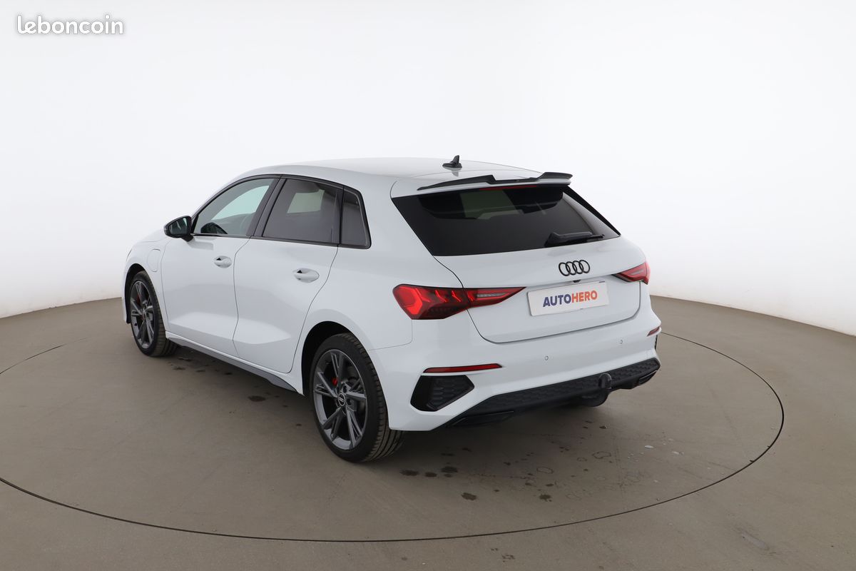 Audi A3 Sportback 45 TFSIe Competition S Tronic 245 ch (image 2)