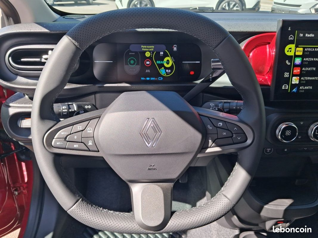 Renault Twingo E-tech (4) techno 80 ch autonomie urbaine (image 17)