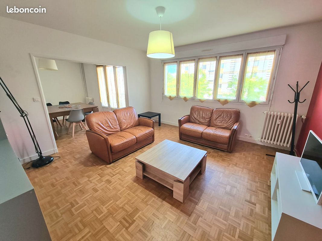 Appartement 5 pièces 94 m² · à Brest · 94 m² · 990 €