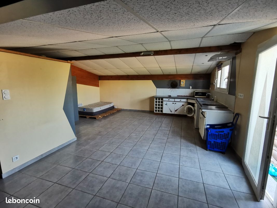 Appartement 1 pièce 50 m² · à Roquemaure · 50 m² · 500 €/mois