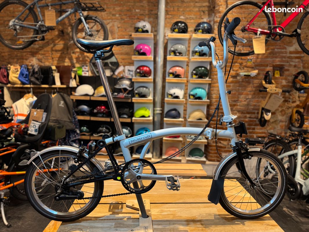 Vélo Pliant Brompton C Line M3L Occasion - 3 Vitesses, Roues 16", Couleur Noire, état Fonctionnel