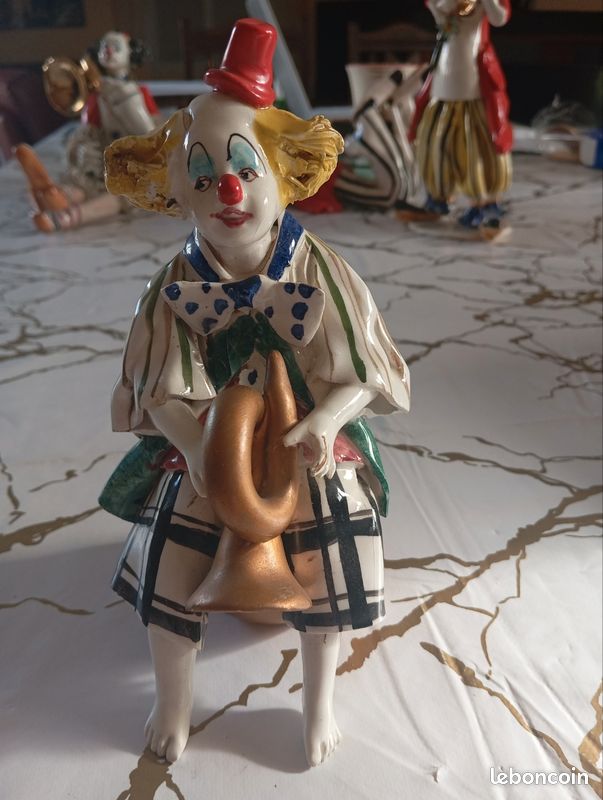 Clown avec Tambour en céramique Serafino Ferraro – Céramiques de Vallauris