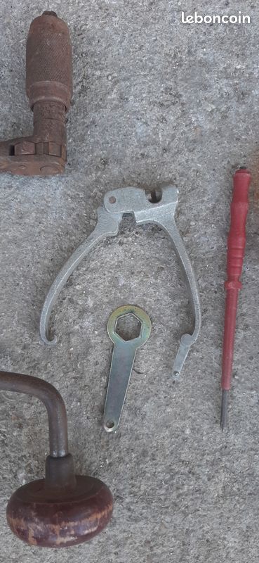 Outils divers (clé ergot, pince plomb) (image 5)