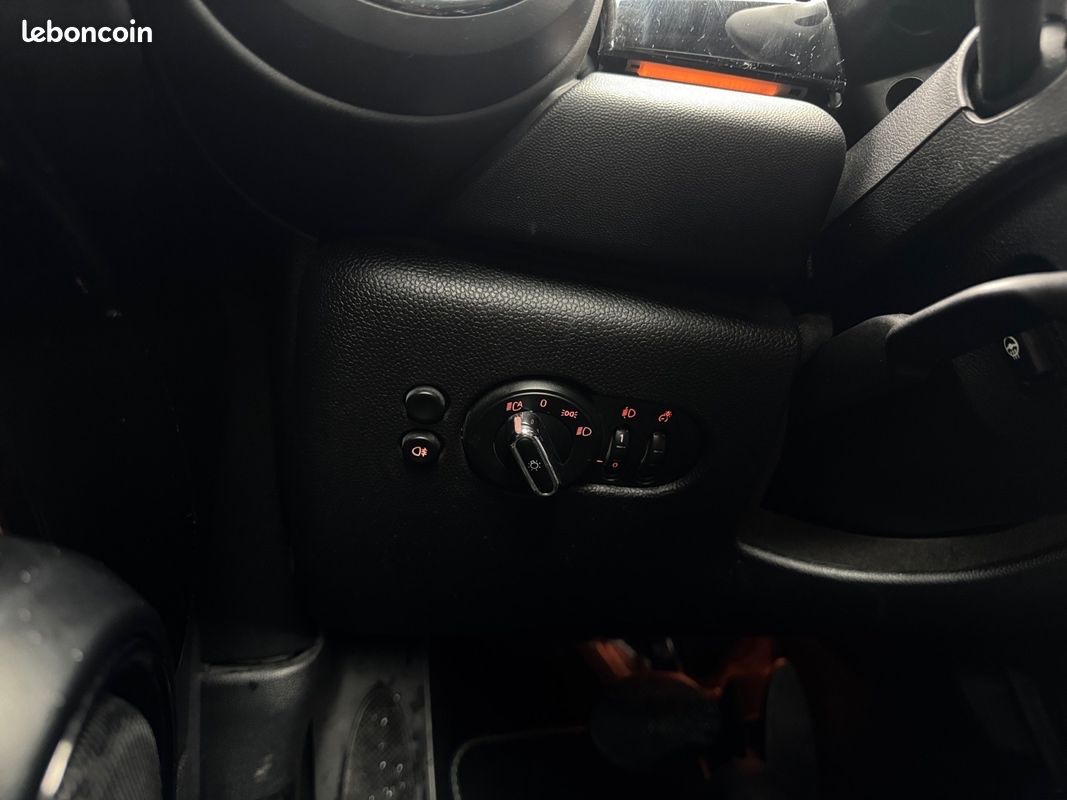 MINI CABRIOLET F57 LCI II Cooper 136 ch BVA7 Essential (image 17)