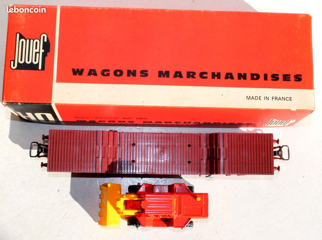 JOUEF 6581, wagon plat surbaissé à 2 bogies type SSyw chargé d' un
