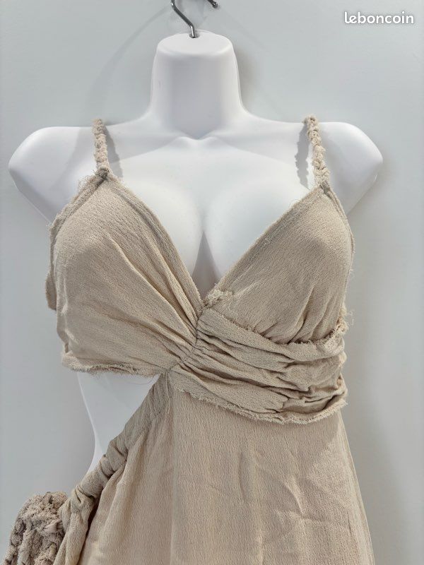 Robe évasée fluide col en V noir femme | Bréal