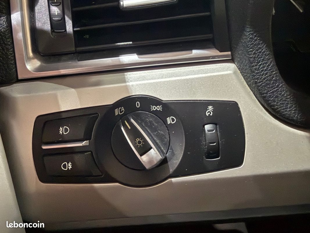 BMW SERIE 5 TOURING F11 530d xDrive 258ch Luxe A (image 20)