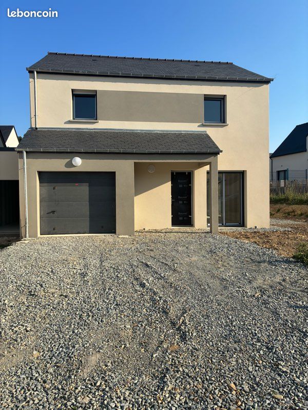 Maison 6 pièces 90 m² · à Saint-Aubin-du-Cormier · 90 m² · 1 100 €