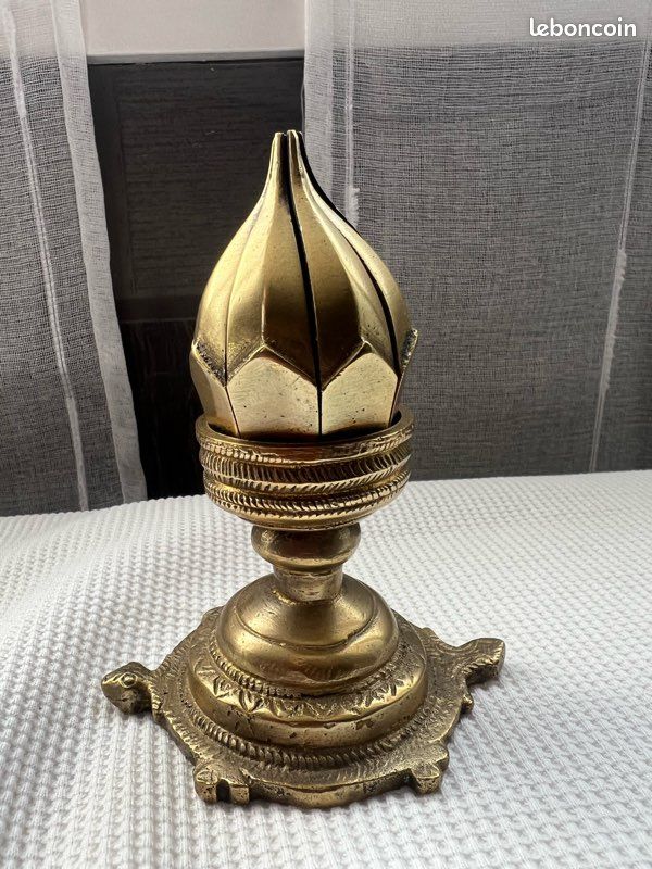Fleurs de lotus brule encens en bronze (image 1)