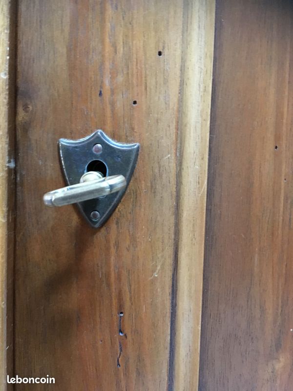 Armoire en noyer 2 portes (image 7)