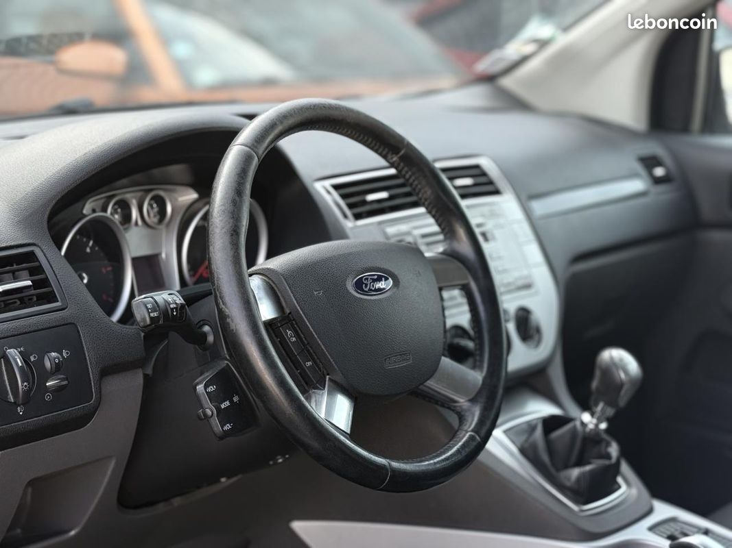 FORD KUGA 2.0 TDCi 140 4x2 Titanium (image 10)