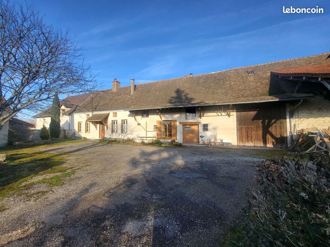 Maison 6 pièces 132 m² · à Saint-Loup-de-Varennes · 132 m² · 260 000 €