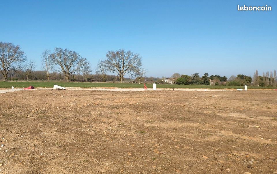 Terrain 701 m² Le Gua