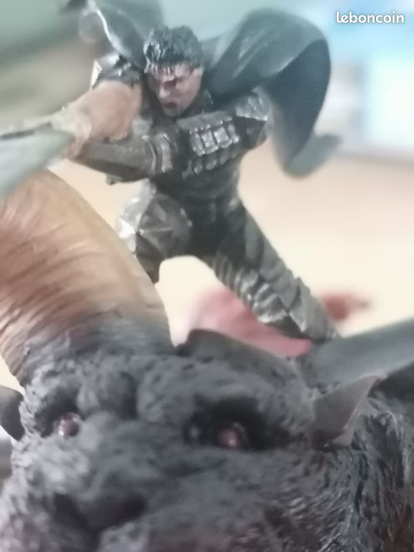 Statue Guts sur Zodd Berserk (image 3)