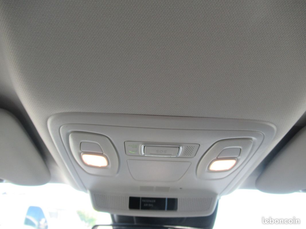 Renault Megane ESTATE E-TECH PLUG-IN HYBRID 160 CV Evolution (image 19)