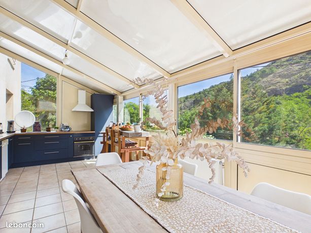 Propriété 7 pièces 220 m²