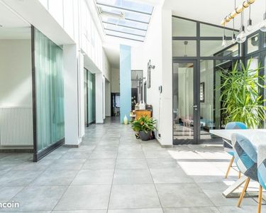 Maison 650 000 € - 209 m²