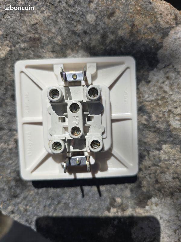 ANCIEN ,INTERRUPTEUR PERMUTATEUR,INVERSEUR LEGRAND Neptune ,Neuf EUR 9