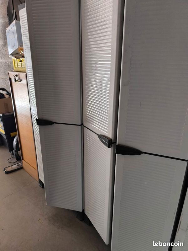 Vends armoire garage gros plastique (image 1)